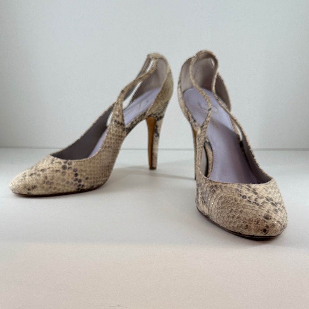 Elegant Ivory/Cream Delman Snakeskin Heels